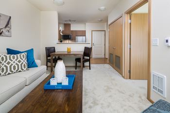 Vinyl plank flooring / carpet